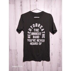 Need To Breathe Band Tee Small Dark Green